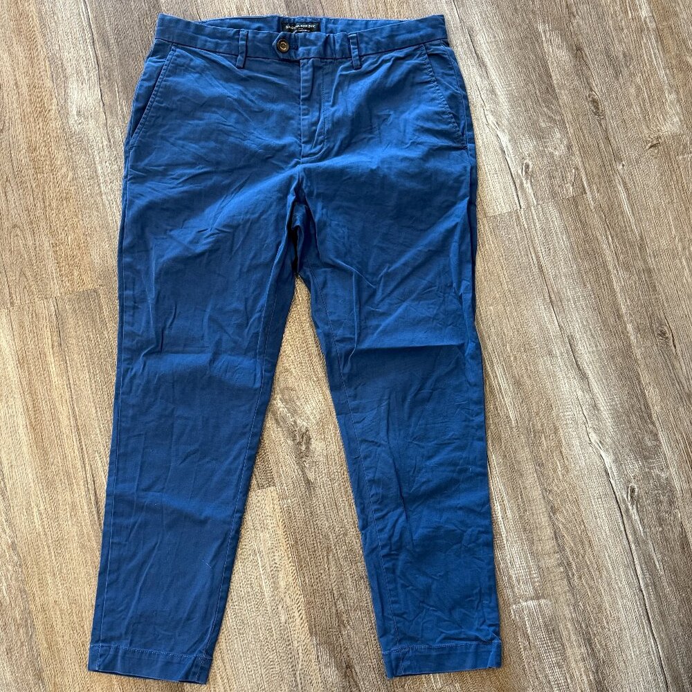 Banana Republic Chino Pant (Slim Tapered-Fit)